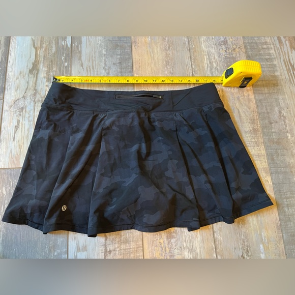 Size 14 Lululemon Pace Rival Skirt - Picture 3 of 8